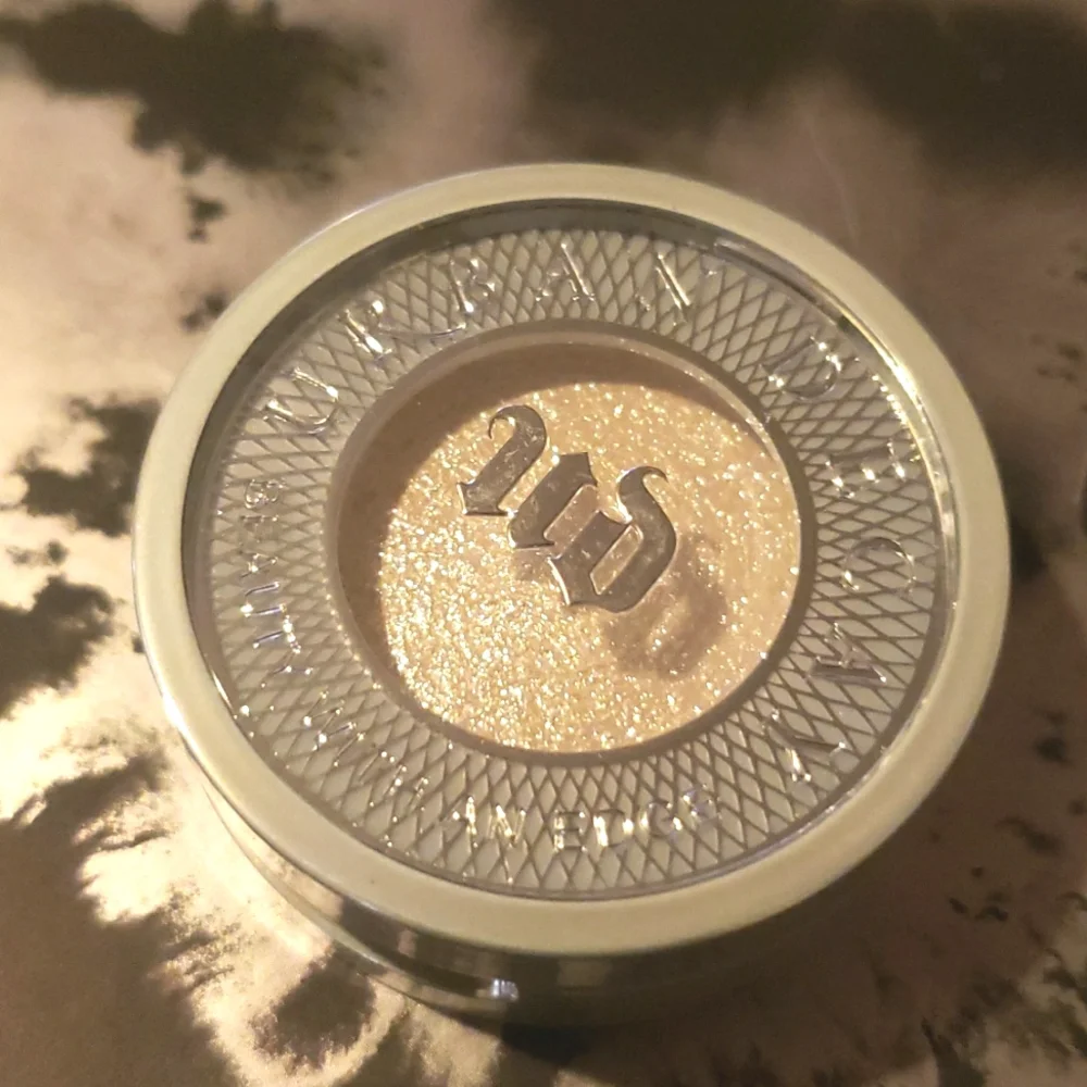 ❇️🧚‍♀️COSMIC Urban Decay RARE Moondust Shadow NWOBOX